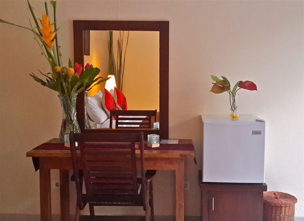 The Vie Villa Legian Экстерьер фото